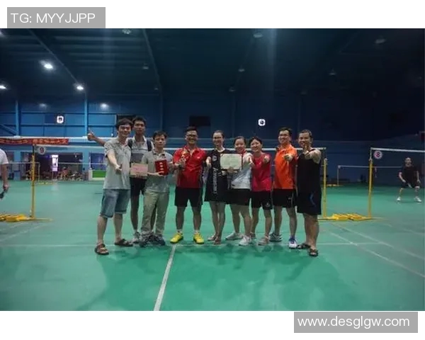 杭州羽毛球队在邀请赛中的团队协作表现精彩点评与分析 杭州羽毛球队在邀请赛中的团队协作表现精彩点评与分析