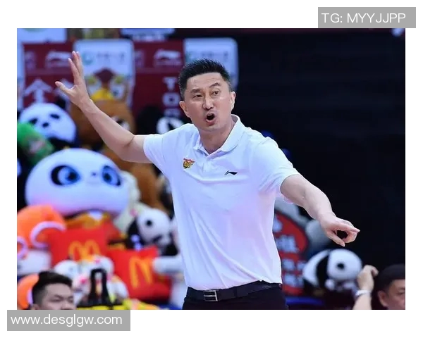 黄伟专访：从青涩少年到篮球传奇的成长之路回顾